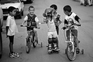 bambini-kosovo-dopoguerra