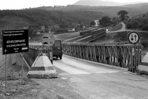 cartelli-stradali-kosovo