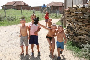 Villaggio di Çupeva: bambini