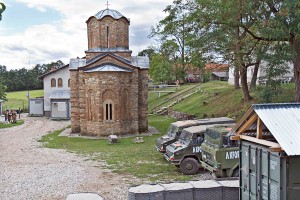 kosovo-2006-monasteri-sorvegliati