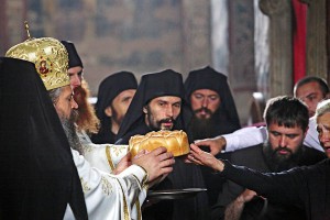 monaci-divisione-pane