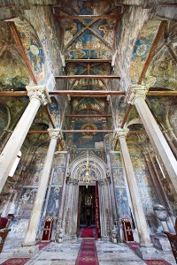 navata-centrale-con-affreschi