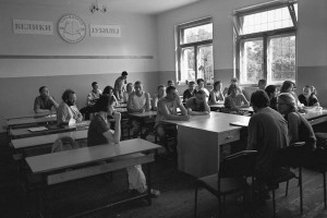 scuola-dopoguerra-kosovo